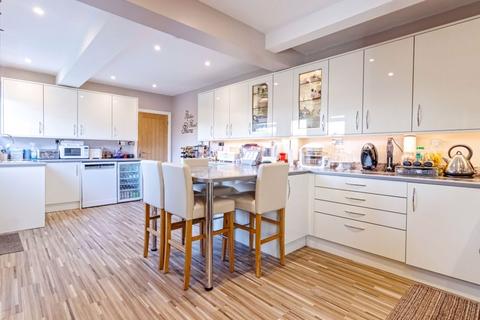 2 Brook Barn Way, Goring By Sea, Worthing, BN12 4DW