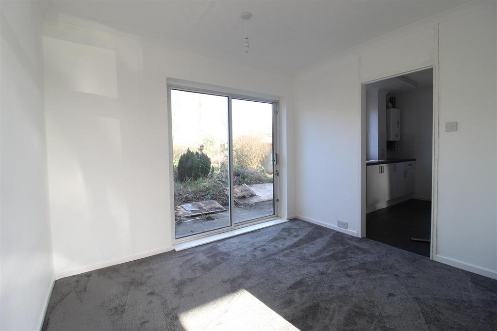 Sharpley Drive, East Leake, Loughborough 3 bed semidetached house £