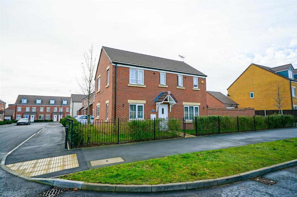 Theedway, Leighton Buzzard 3 bed detached house £425,000