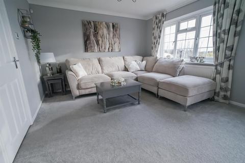 80 Castle Hill Road, Totternhoe, Dunstable, LU6 1QG