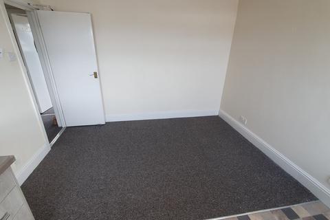 1 bedroom flat to rent, Flat 5, Castle Road