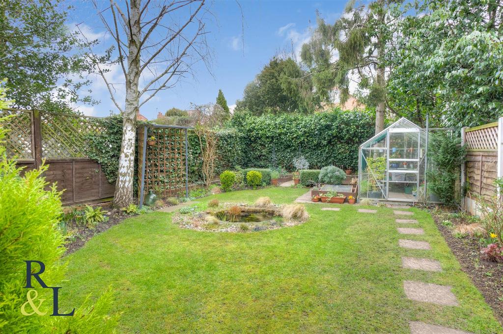 Davies Road, West Bridgford, Nottingham 3 bed semidetached house £