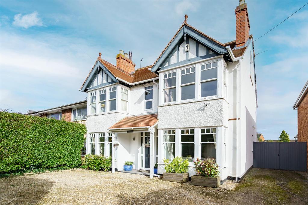 Banbury Road, Bicester 5 bed character property £675,000