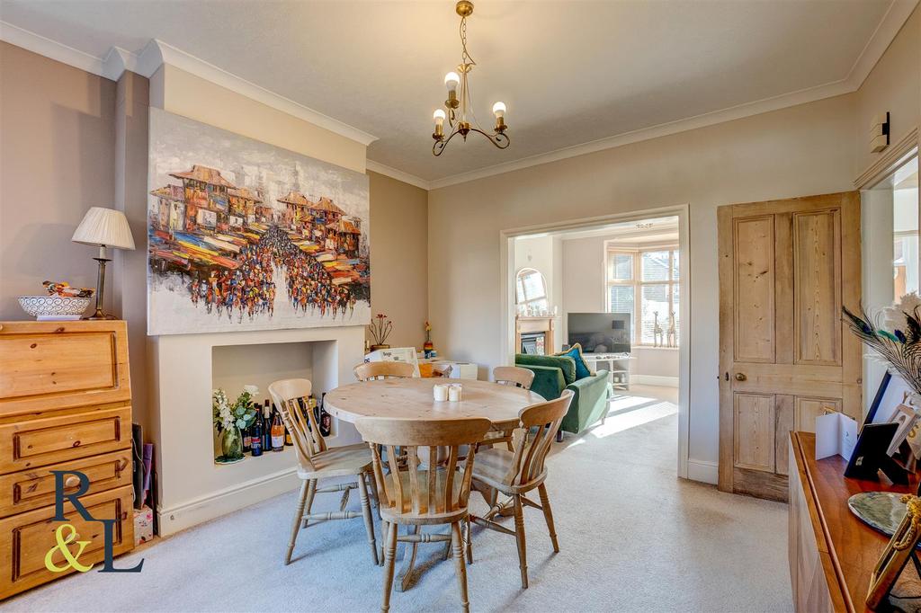 Carnarvon Road, West Bridgford... 4 bed semidetached house £395,000