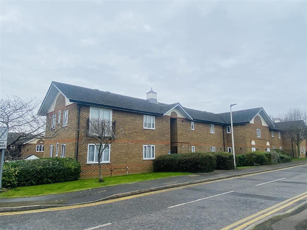Port Rise, Chatham 2 bed flat £200,000