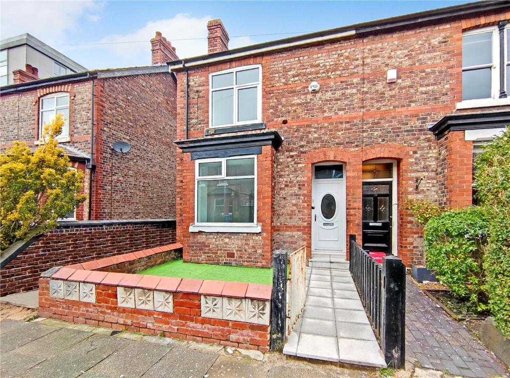 Harcourt Road, Altrincham 3 bed terraced house £1,500 pcm (£346 pw)