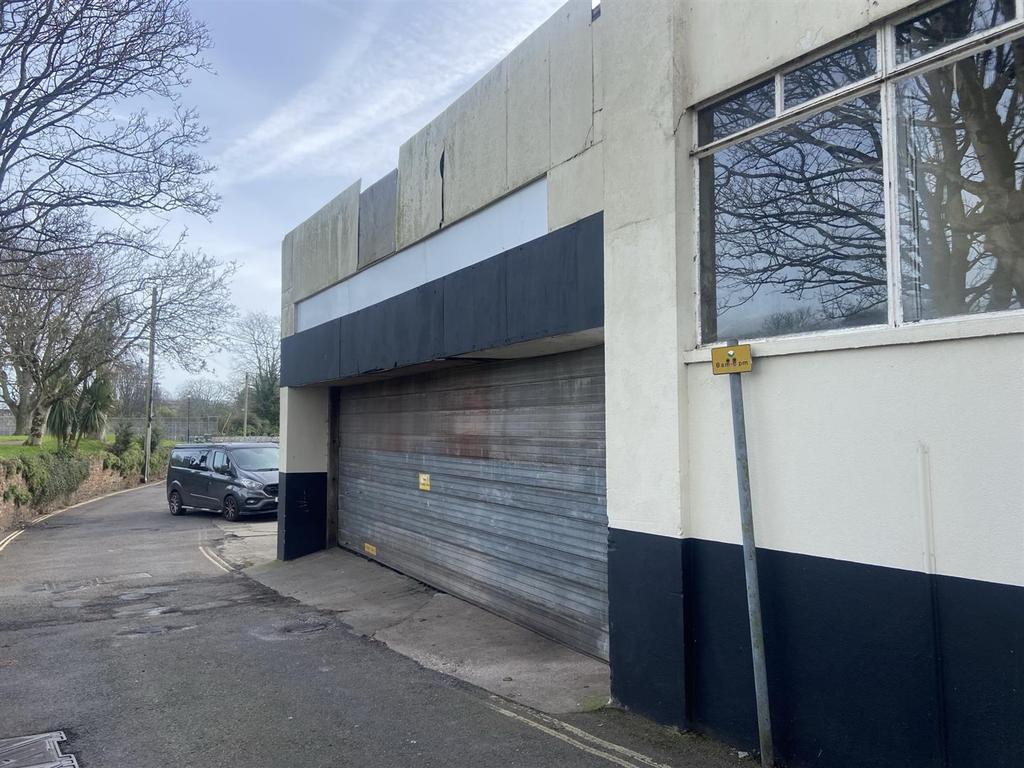 Hyde Corner Garage, Paignton Property £2,917 pcm (£673 pw)