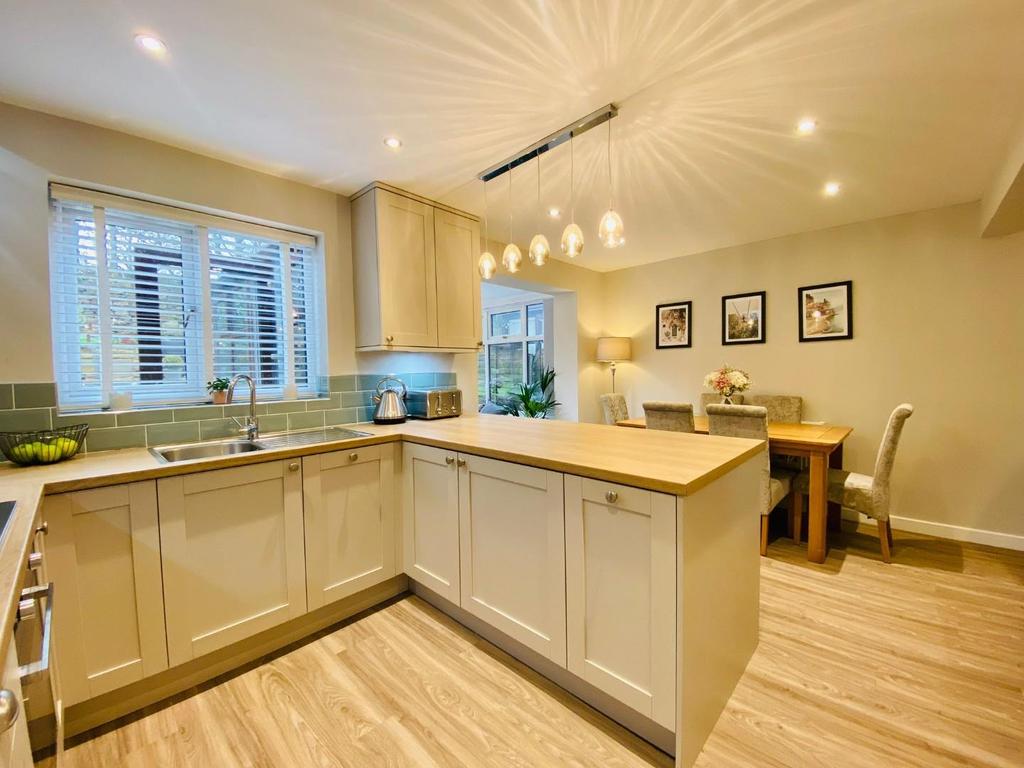Dining kitchen
