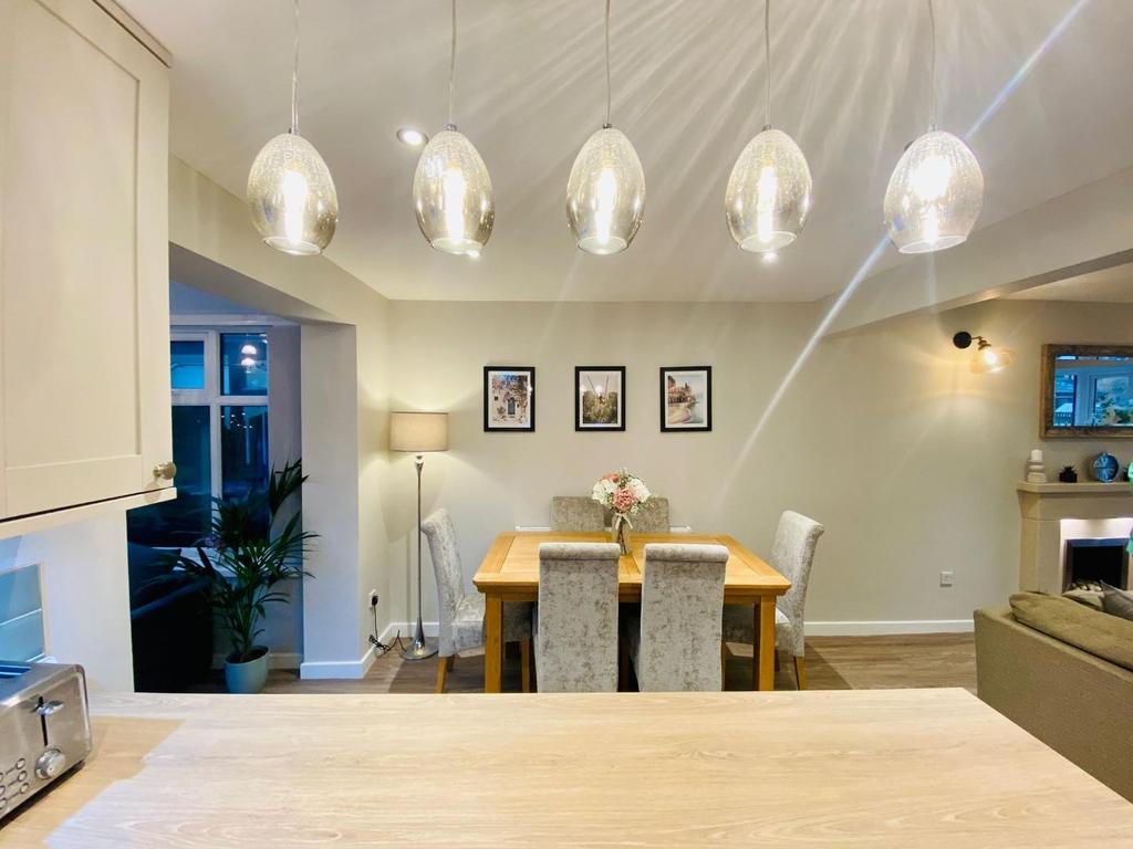 Dining kitchen