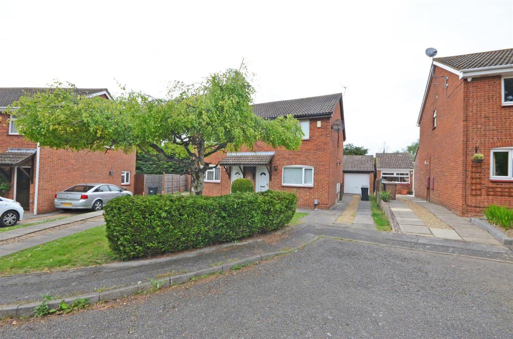 Glenfield Road, Luton 3 bed semidetached house £300,000