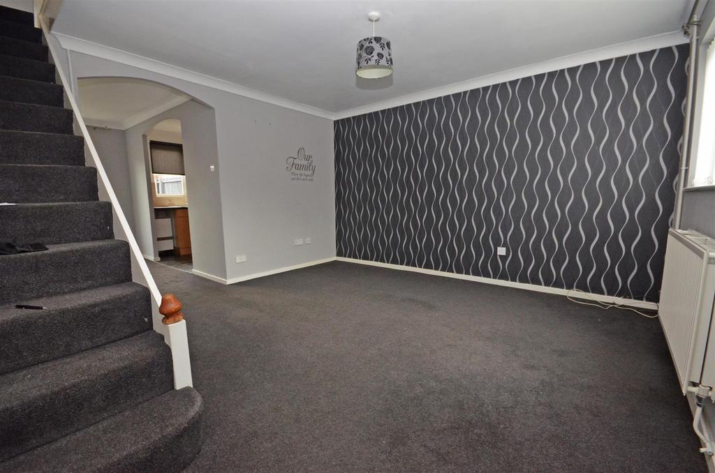 Glenfield Road, Luton 3 bed semidetached house £300,000