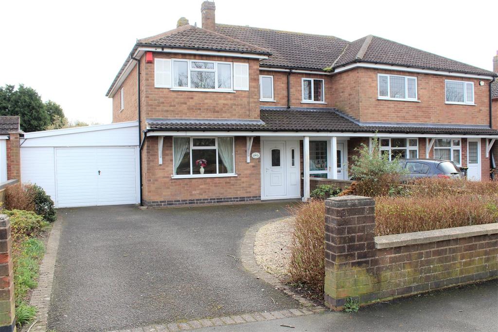 Whitestone Road, Nuneaton 3 bed semidetached house £290,000