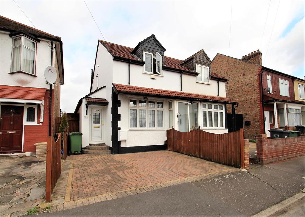Westward Road, Chingford 2 bed end of terrace house £450,000