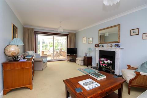 57 Worthing Road, Horsham, RH12 1TD