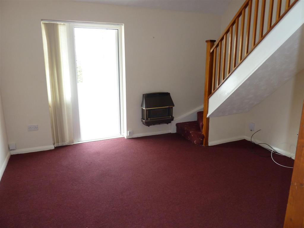 ORION WAY, GRIMSBY 1 bed semidetached house £395 pcm (£91 pw)