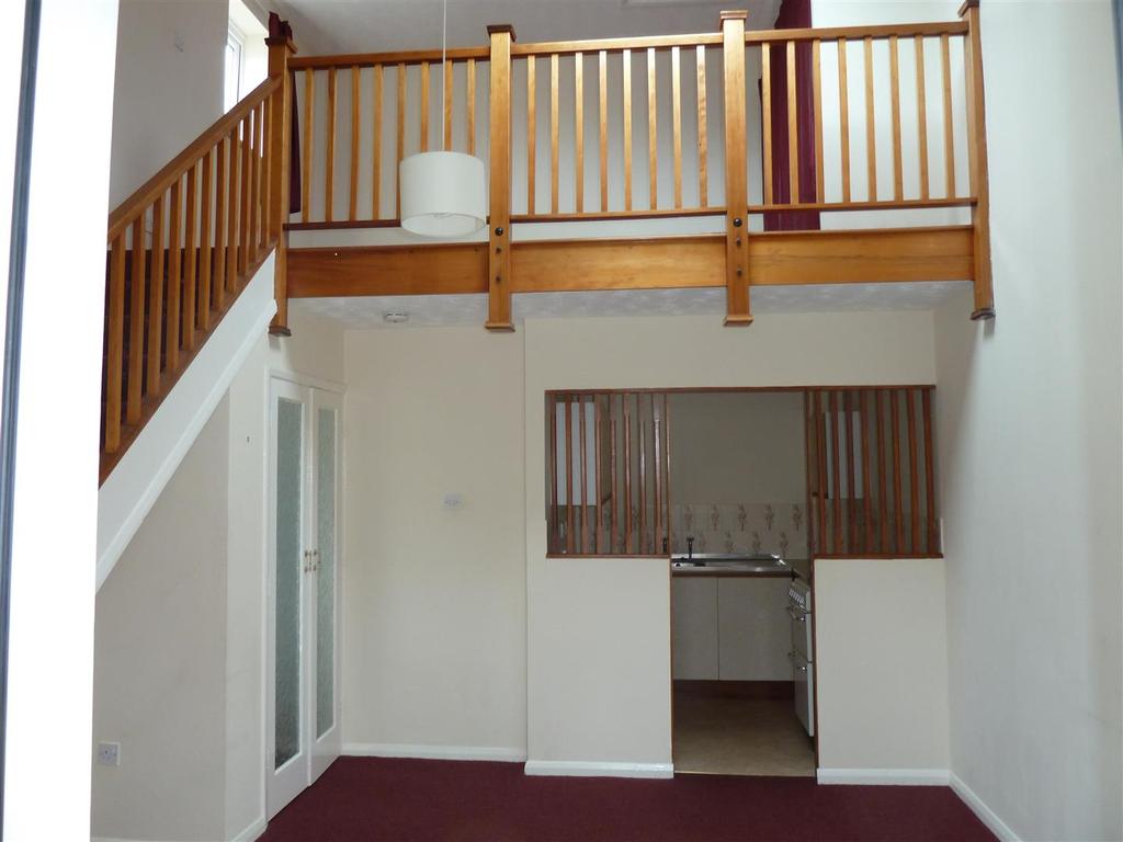 ORION WAY, GRIMSBY 1 bed semidetached house £395 pcm (£91 pw)