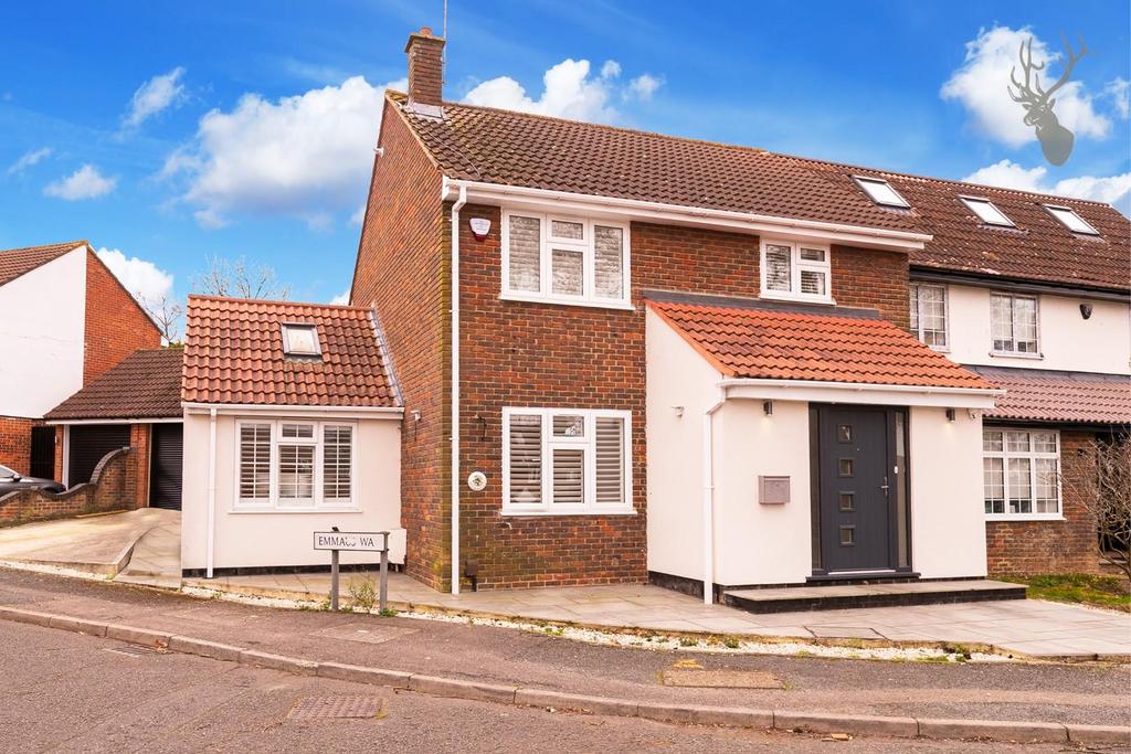 St. Marys Way, Chigwell 3 bed semidetached house £750,000