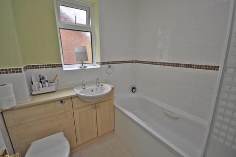 17 Blacksmiths Copse, Hailsham, BN27 3XB
