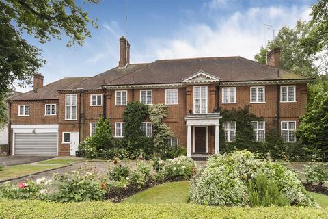 6 bedroom detached house for sale, Courtenay Avenue, N6