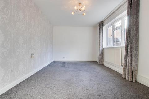 13 Braemar Close, Stevenage, SG2 8TA