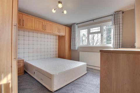 13 Braemar Close, Stevenage, SG2 8TA