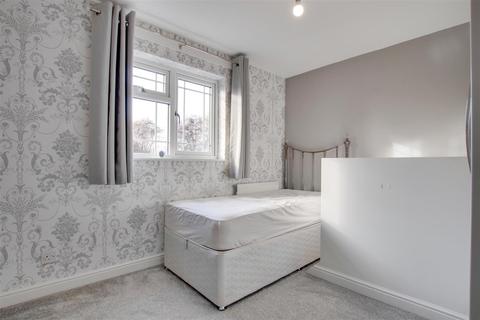 13 Braemar Close, Stevenage, SG2 8TA