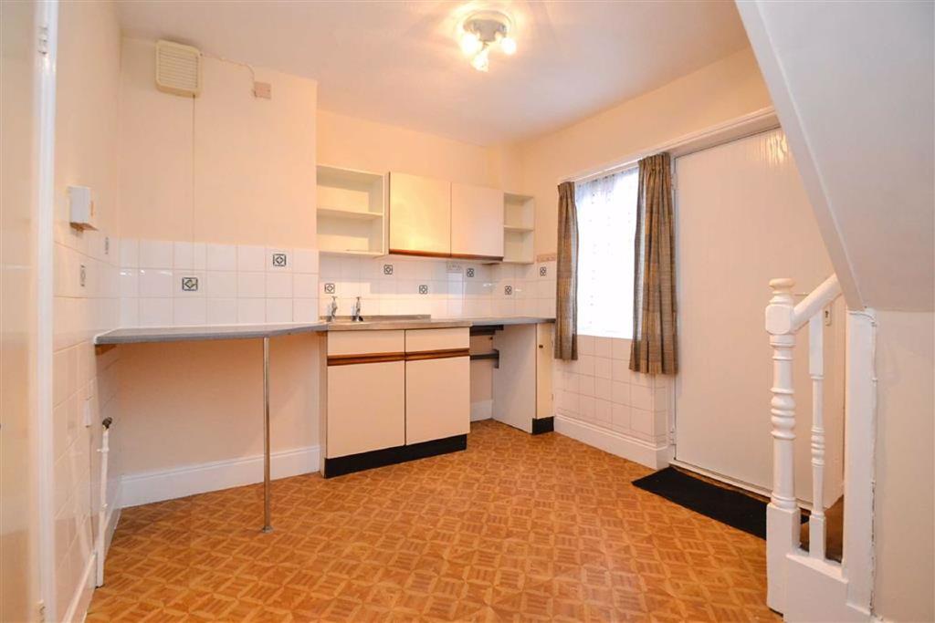 Newhall Gardens, Abbey Foregate, Shrewsbury 2 bed terraced house £475