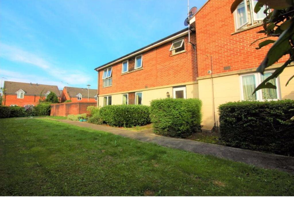 Forth Avenue, Portishead Bristol 2 bed flat £1,100 pcm (£254 pw)