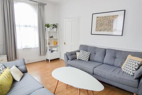 22 Berkley Road, Gravesend, DA12 2EU