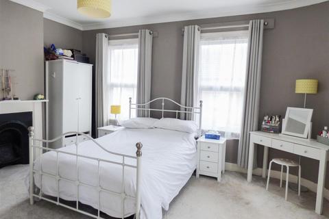 22 Berkley Road, Gravesend, DA12 2EU