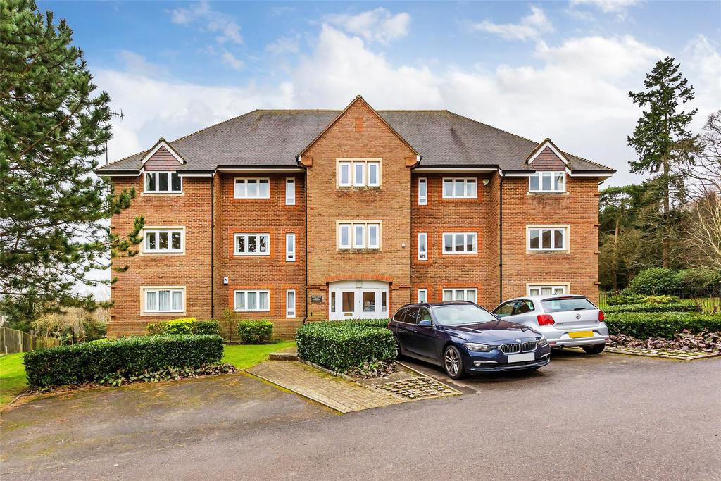 Highacre, Dorking, RH4 2 bed flat £425,000