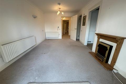 1 bedroom retirement property for sale, Malmesbury Road, Chippenham