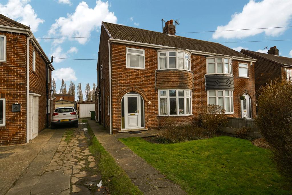 Cemetery Road, Scunthorpe 3 bed semidetached house £135,000