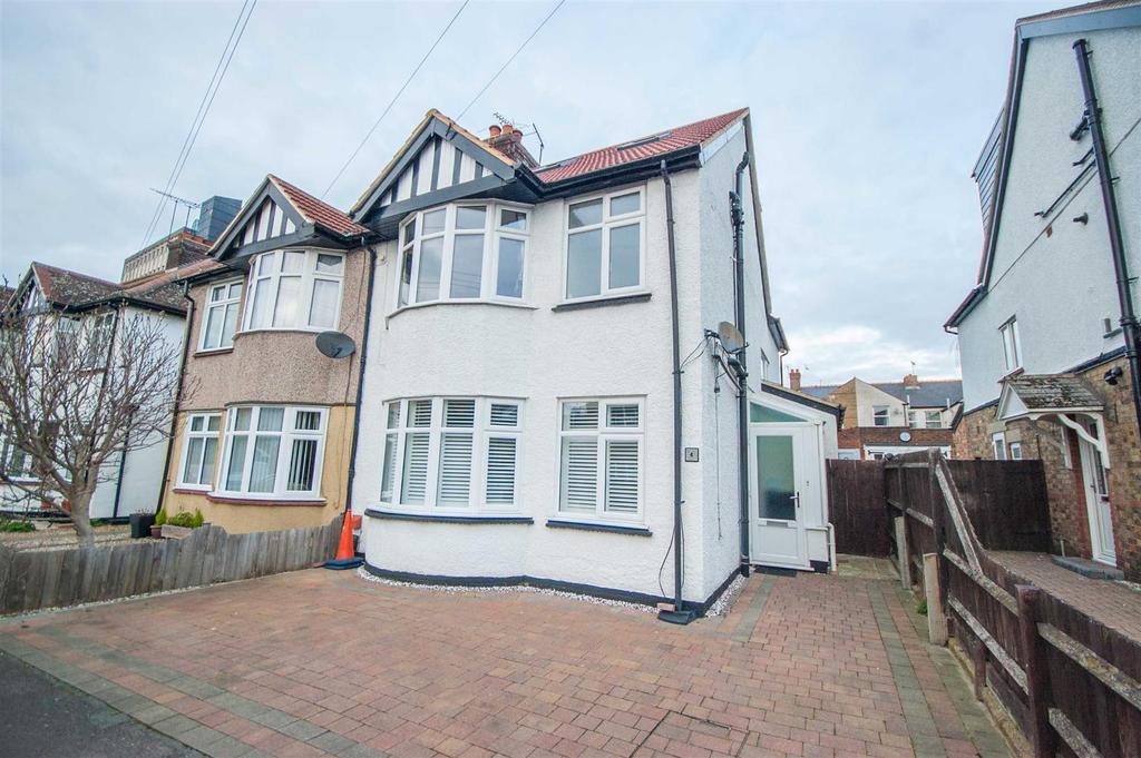 Boswells Drive, Edge of Chelmsford City Centre, Essex 4 bed semi