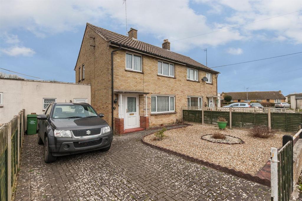 Pound Close, Lyneham Wiltsire 3 bed semidetached house £250,000