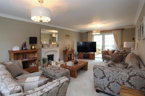 3 Felstead Close, Hutton, Brentwood, CM13 1YW
