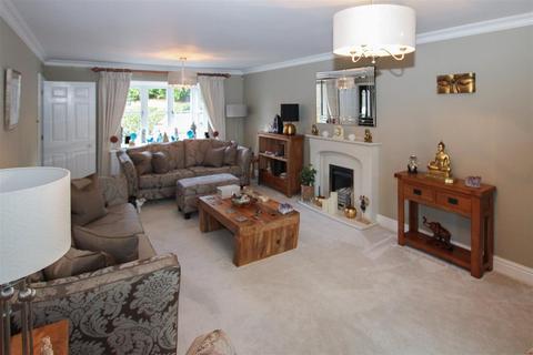 3 Felstead Close, Hutton, Brentwood, CM13 1YW