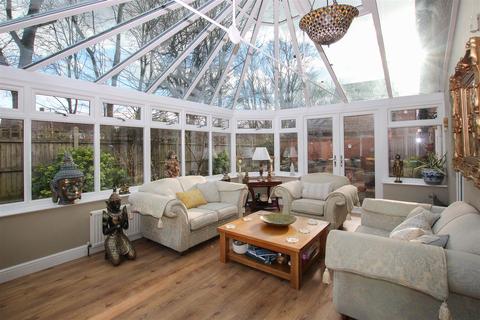 3 Felstead Close, Hutton, Brentwood, CM13 1YW