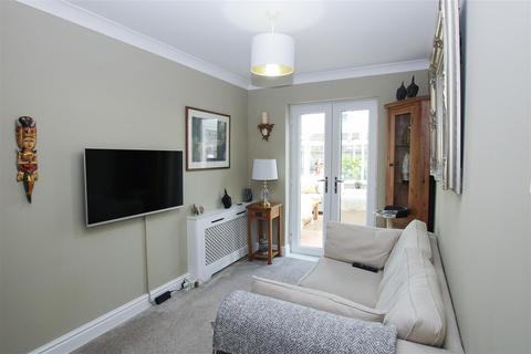 3 Felstead Close, Hutton, Brentwood, CM13 1YW