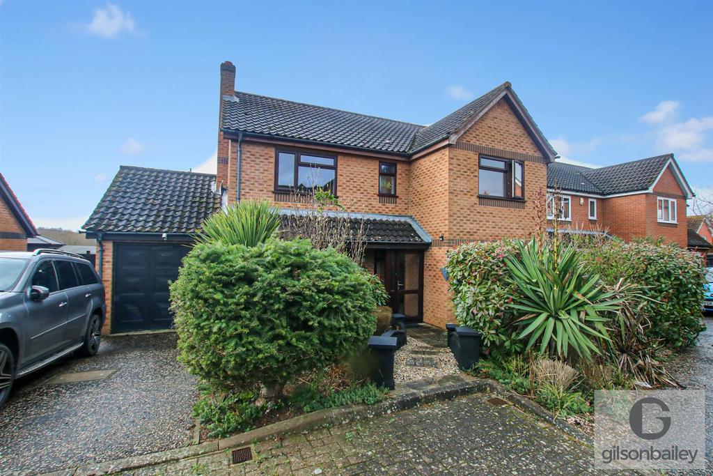 Layer Close, Chapel Break, Norwich 4 bed detached house £375,000