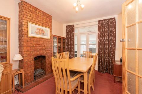 226 Stoneleigh Avenue, Worcester Park, KT4 8YB