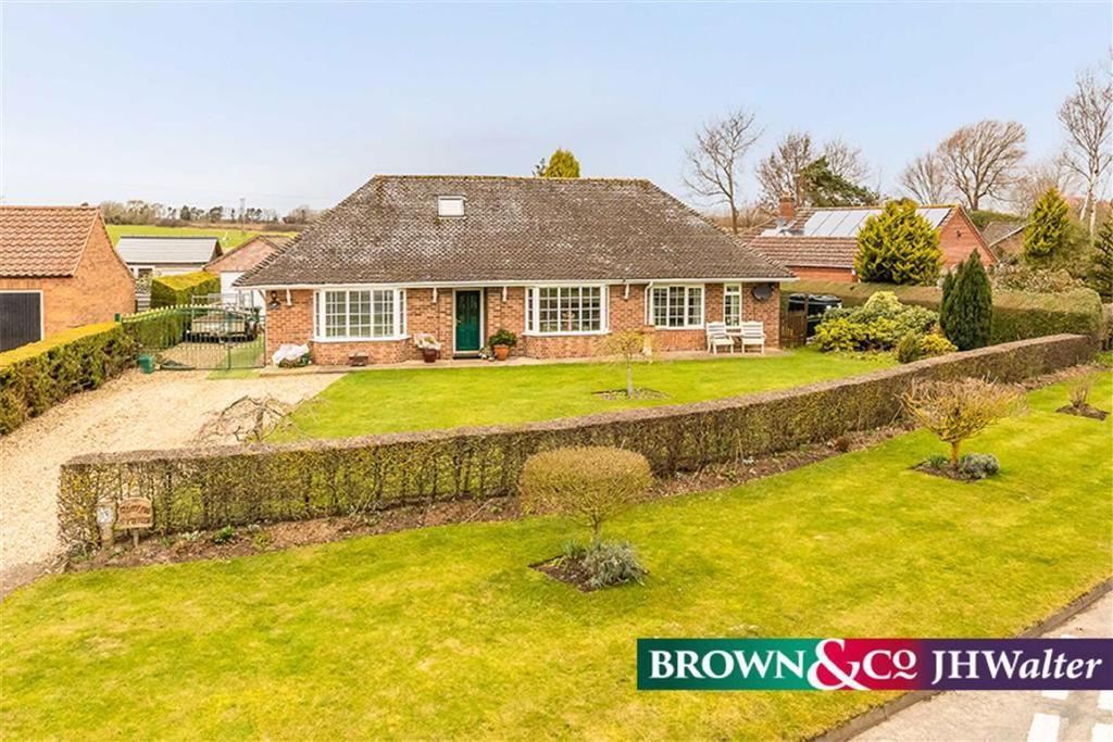 Roughton Road, Kirkbyonbain... 3 bed detached bungalow £435,000