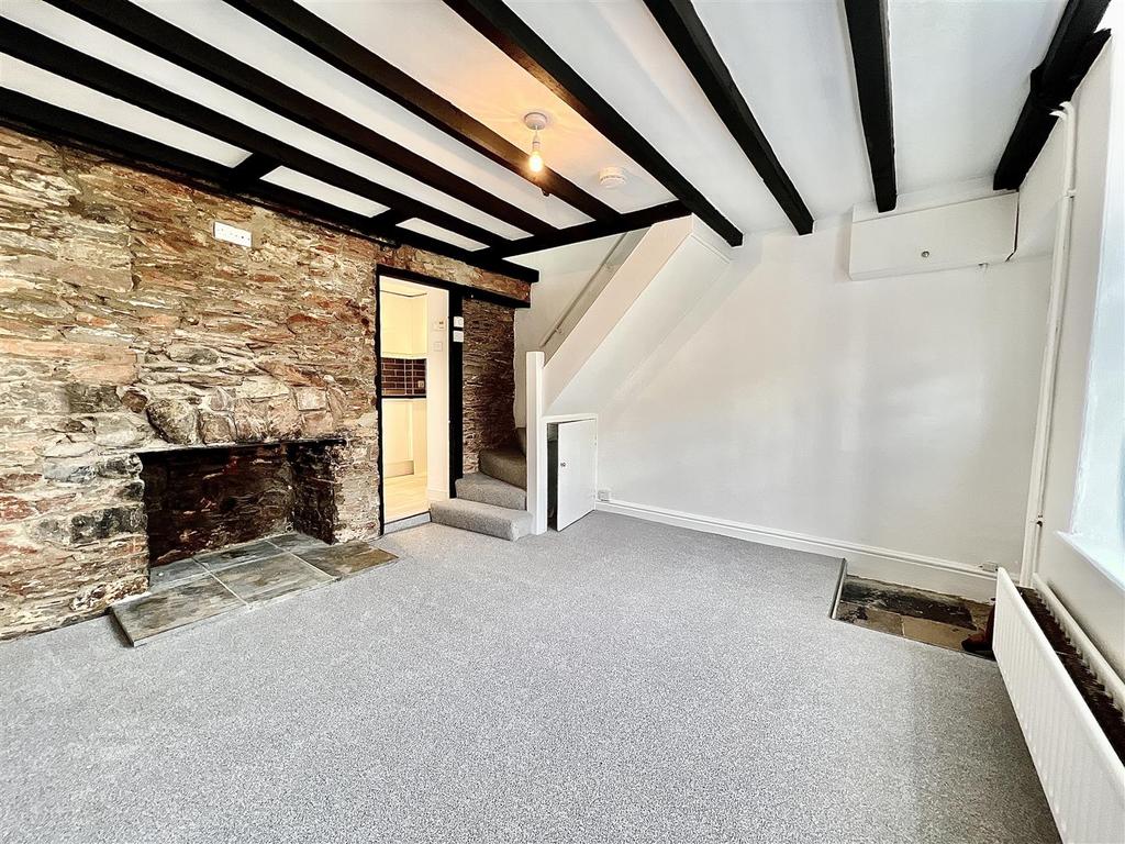 Horsepool Street, Brixham 2 bed cottage £775 pcm (£179 pw)