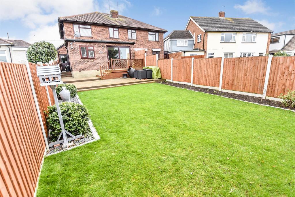 Stanley Road, Benfleet 4 bed semidetached house £495,000