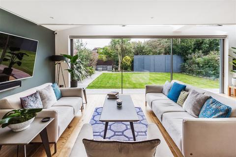 67 Basingfield Road, Thames Ditton, KT7 0PB