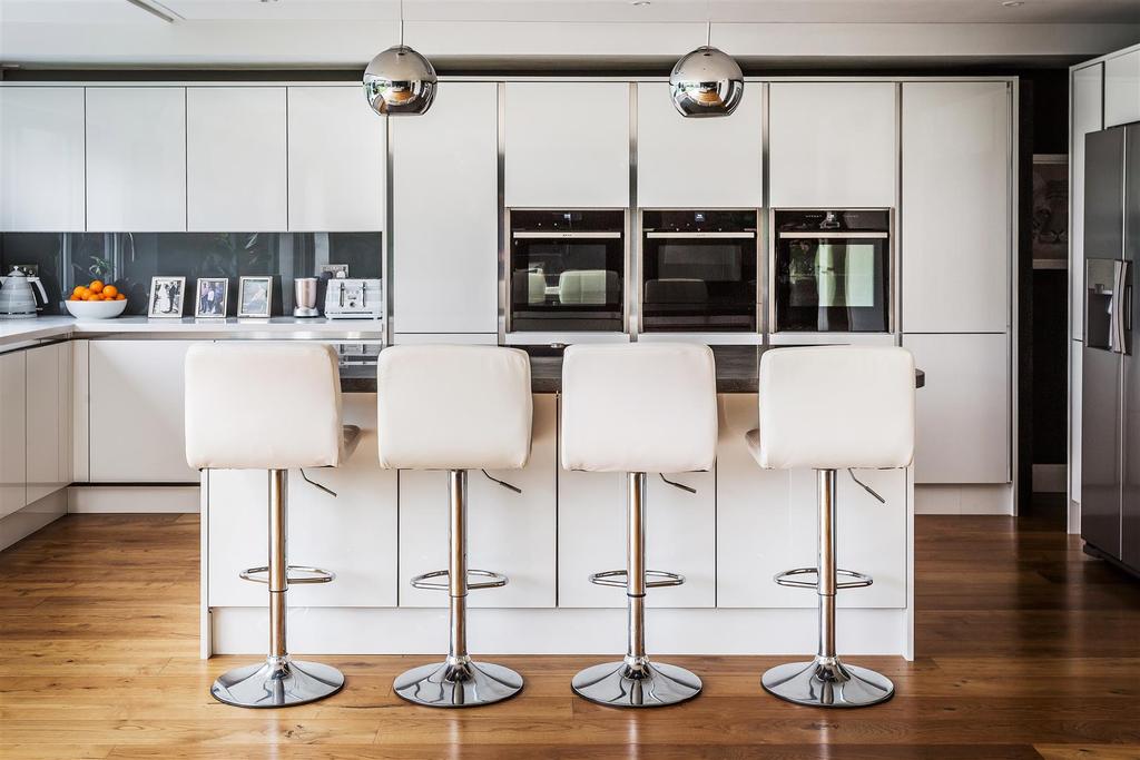 House. partnership Thames Ditton