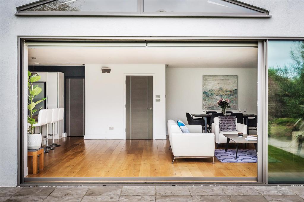House. partnership Thames Ditton