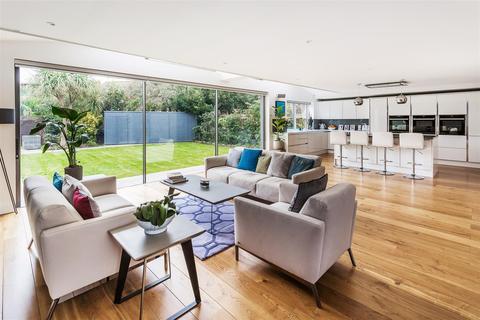 67 Basingfield Road, Thames Ditton, KT7 0PB