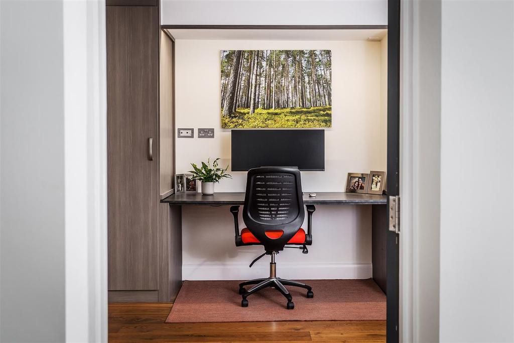 House. partnership Thames Ditton