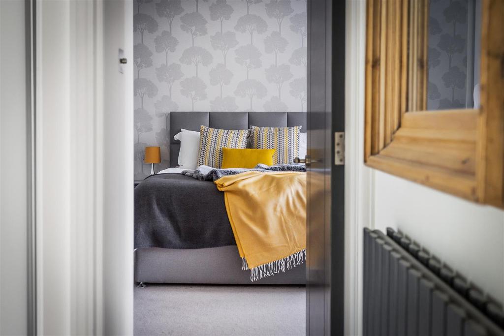 House. partnership Thames Ditton
